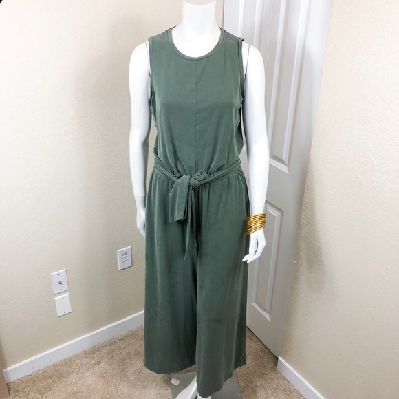 Banana Republic Other - Banana Republic Cropped Wide Leg Jumpsuit Green